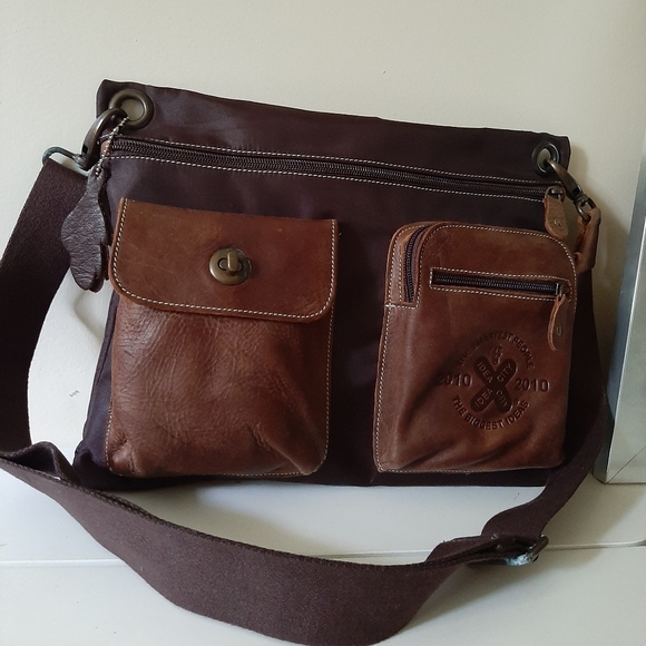Roots Large Nylon/Leather Village Crossbody Bag - Picture 5 of 13